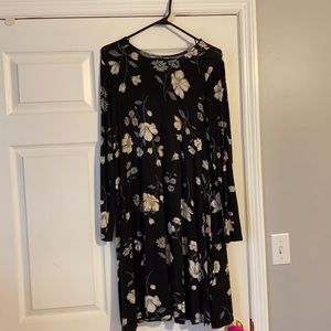 Black and floral long sleeve old navy dress!